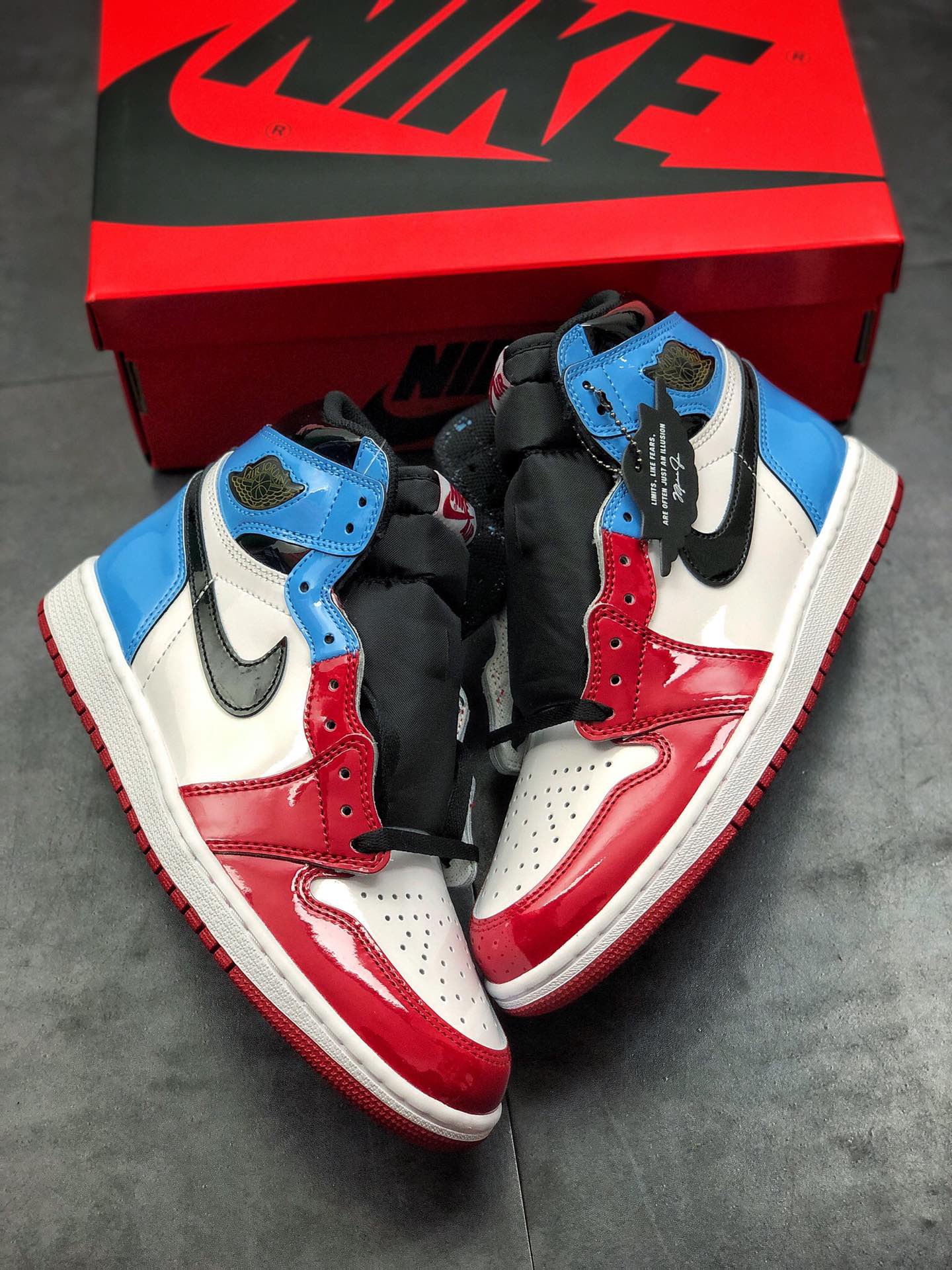 Jordan 1 Retro High Fearless UNC Chicago